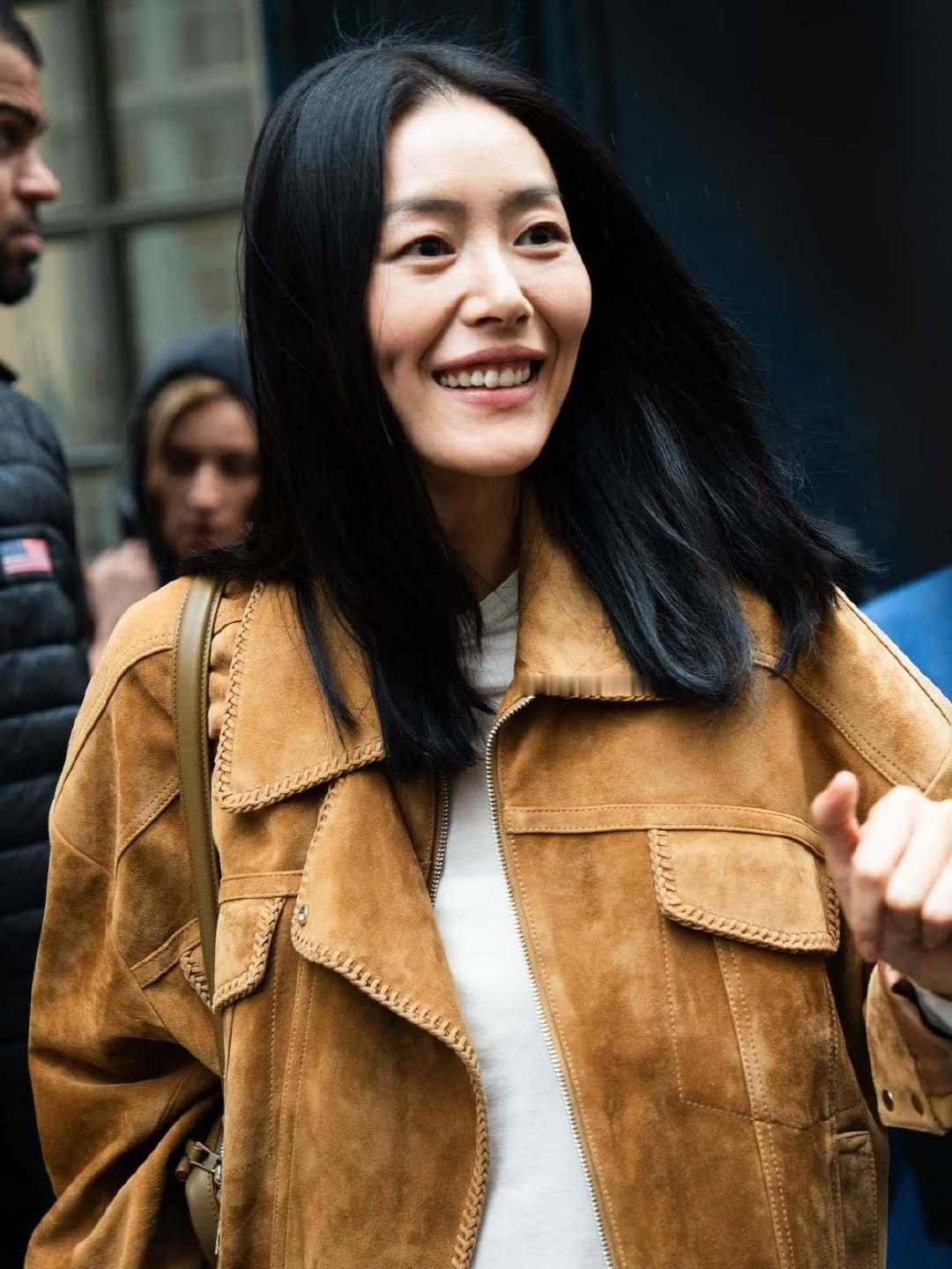 #刘雯#TheRow秀后街拍​