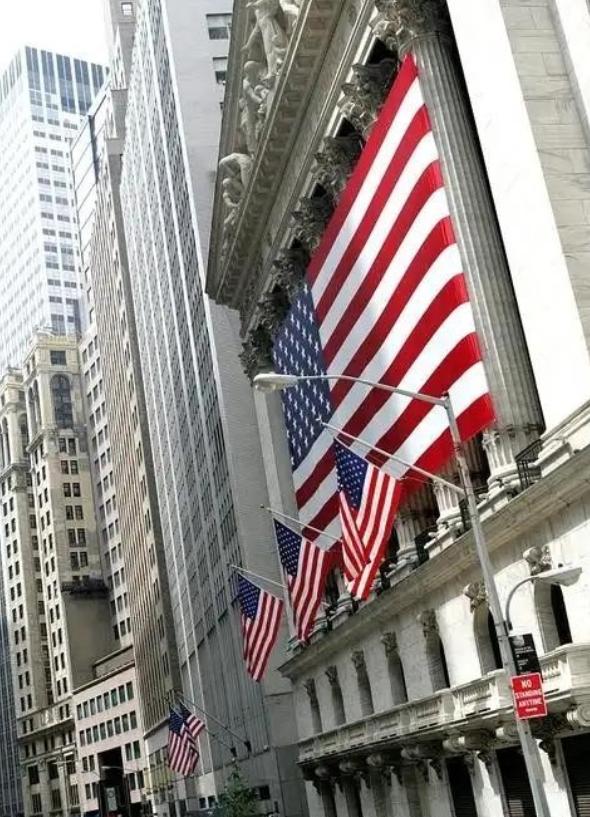 全世界没料到，美国动作真快，没踩中东坑，反而一招洗空30万亿债所有人都盯着中