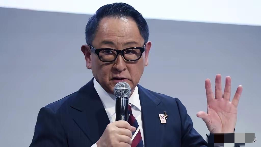 特朗普最近演讲：我在日本见到了丰田先生。他大约92岁了。“你叫什么名字？”“