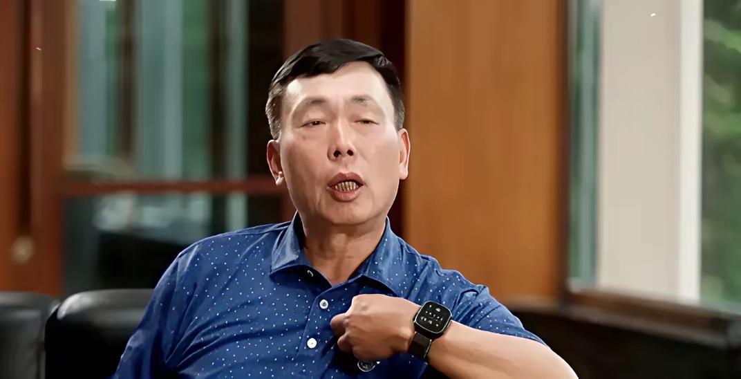 看看63岁的千亿富豪段永平的牙齿就知道为什么牙医这么赚钱了！人家这么有钱，依然没