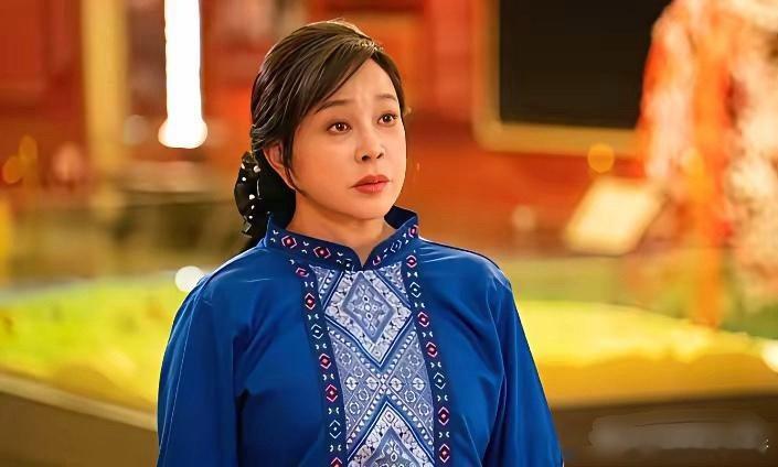 真是佩服刘晓庆这个老大姐呀！按理说75岁的人了，该在家里安度晚年了，可是人家刘晓