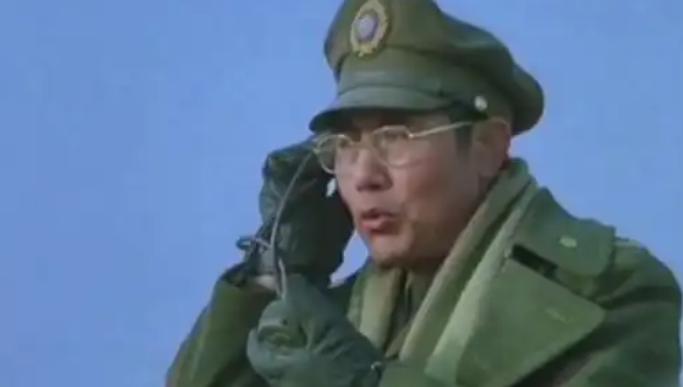 1948年10月23日，廖耀湘命令宪兵去枪毙作战不利的师长戴海容。宪兵闯进溃逃的