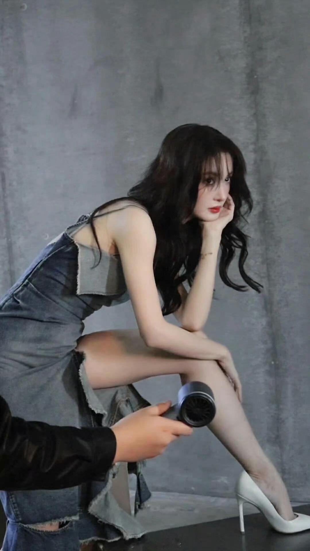 金晨太好拍了泰裤辣171身高，180的腿。姐就是要拽起来，大杀四方~