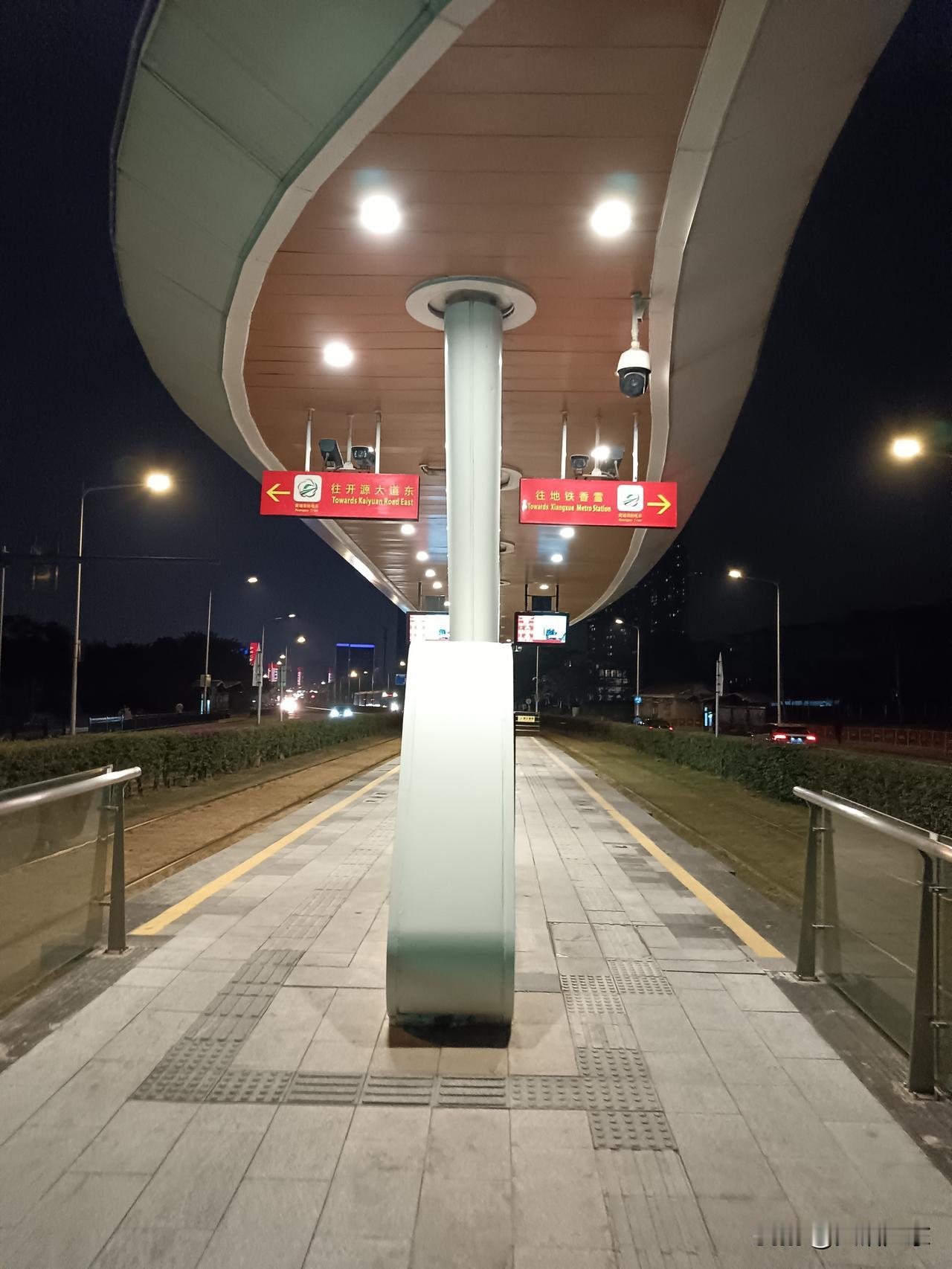 广州有轨电车值得推广吗？不知你是否留意到，广州的有轨电车乘客数量着实不多。此