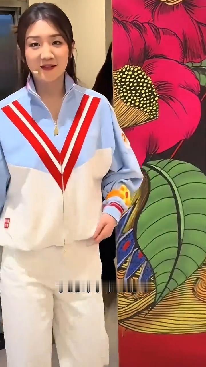 开球馆当老板，陈梦开业第一天就劈头盖脸把交钱的家长给交了个透心凉。宁波新球馆刚落