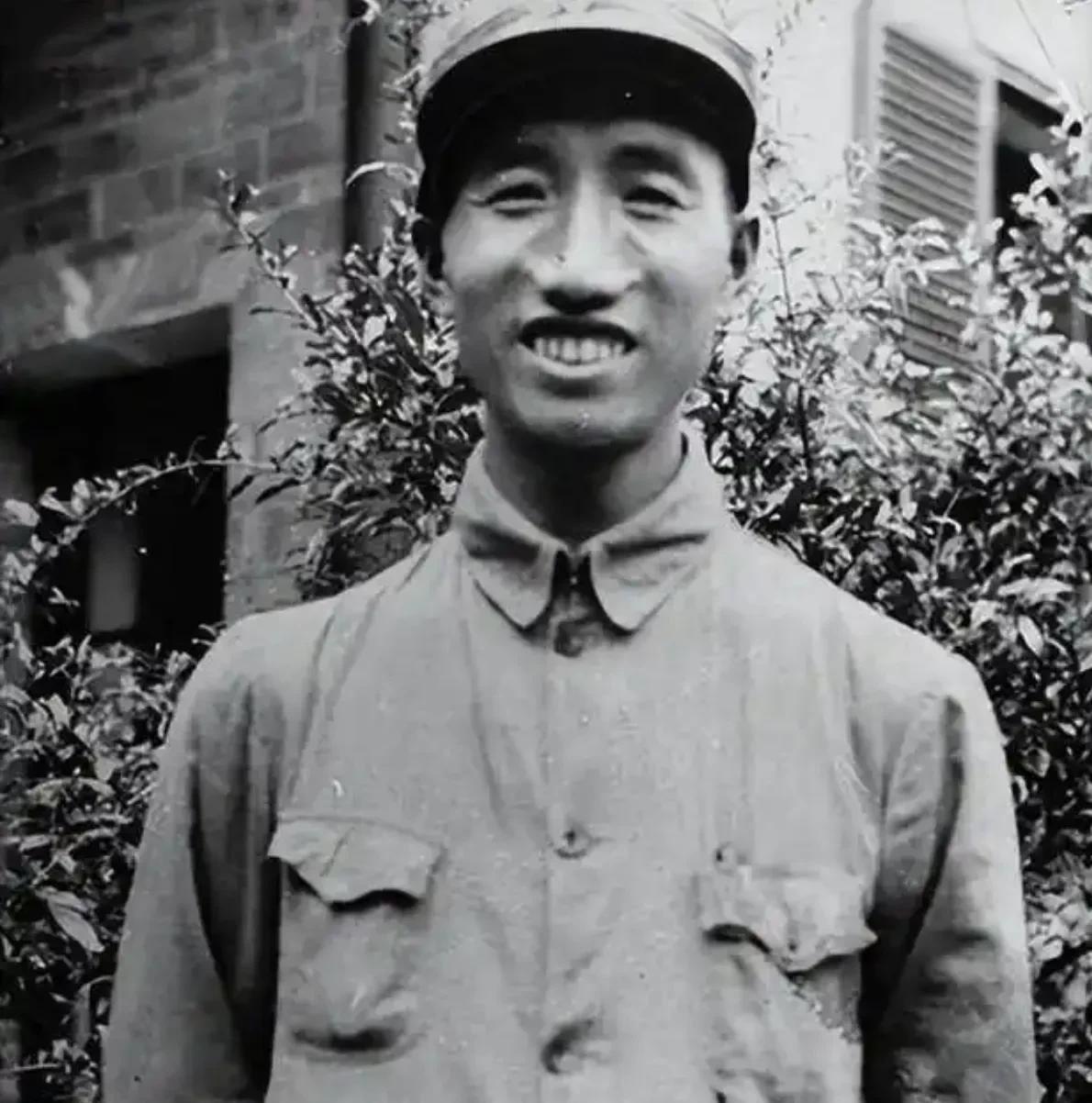 徐向前元帅有没有指挥过大兵团作战？严格来说并没有…红军时期作为四方面军总指挥，
