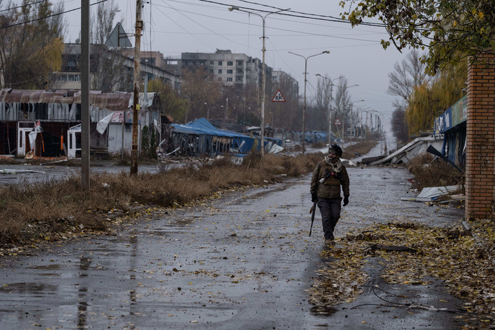 【#德媒预测2026俄乌战局三种走势#】德国《世界报》网站12月28日刊发文章，