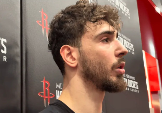 火箭球员阿尔佩伦-申京接受了记者采访，谈到从杜兰特身上学到了什么：刻苦训练。他