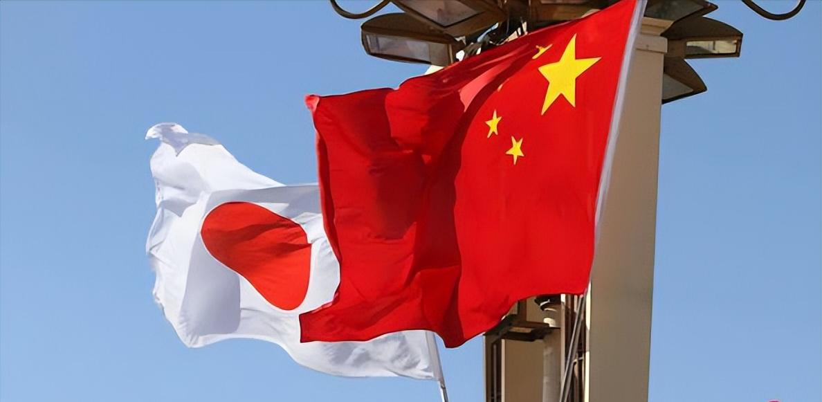 新加坡联合早报今日发文就中日关系写道：“当中东地区的战争仍不见尽头，南中国海上中