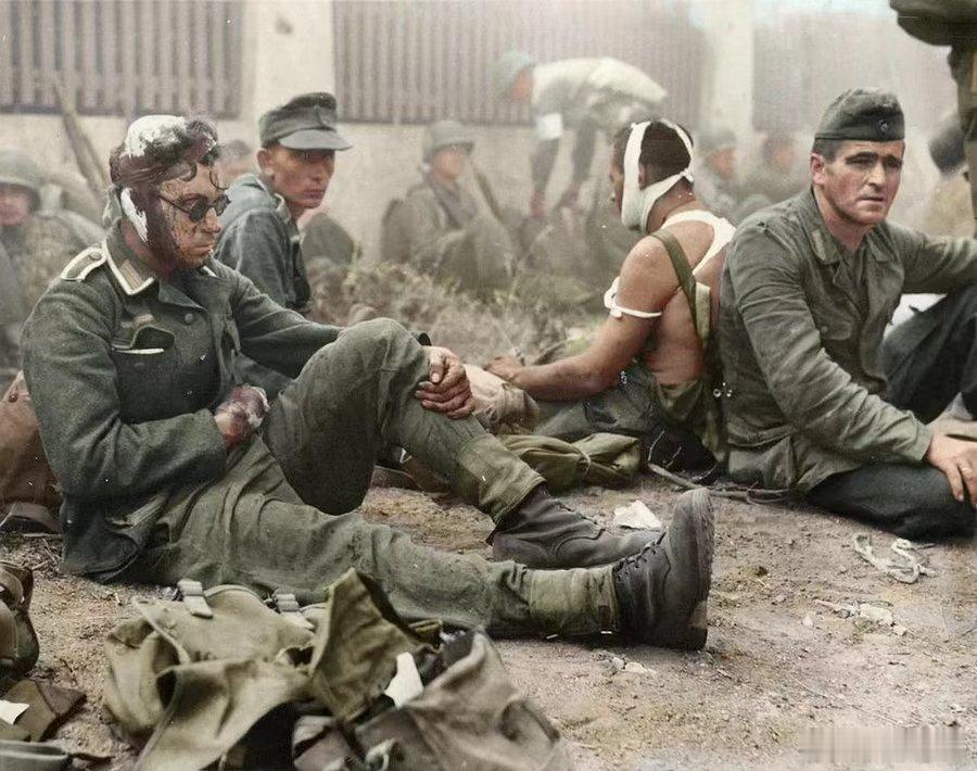 1944年8月28日。在法国南部，自由法国部队完成了对土伦和马赛两大港口的占领，这是一场惊人的胜利，