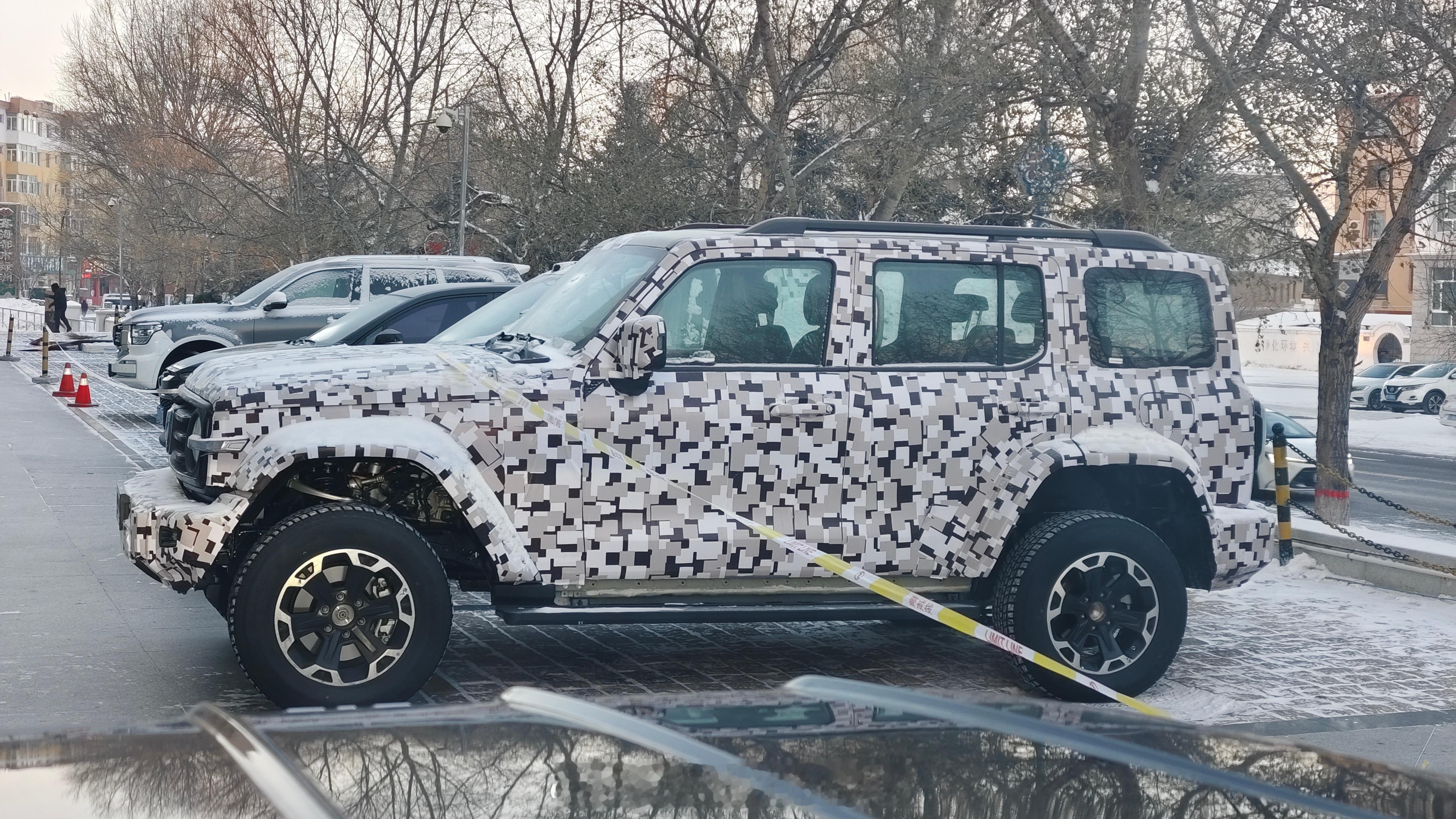 全新坦克300，是不是传说中的虎克版本？底盘有变化，前悬明显提前了，L113更长