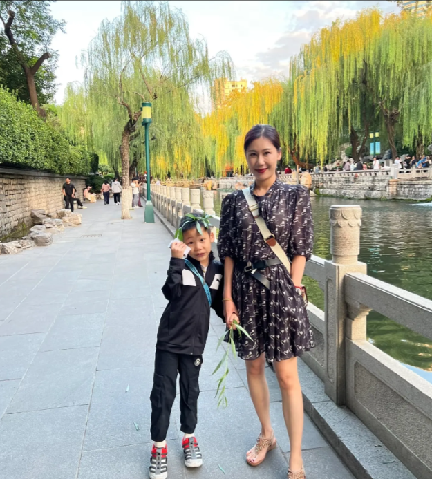 离异的女人找对象可太难喽。我今年35岁，还带着个8岁的儿子呢。这3年