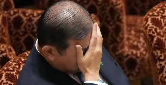 石破茂辞职日本首相，这事绝不像表面上看这么简单！在石破茂辞职前夜，日本农林