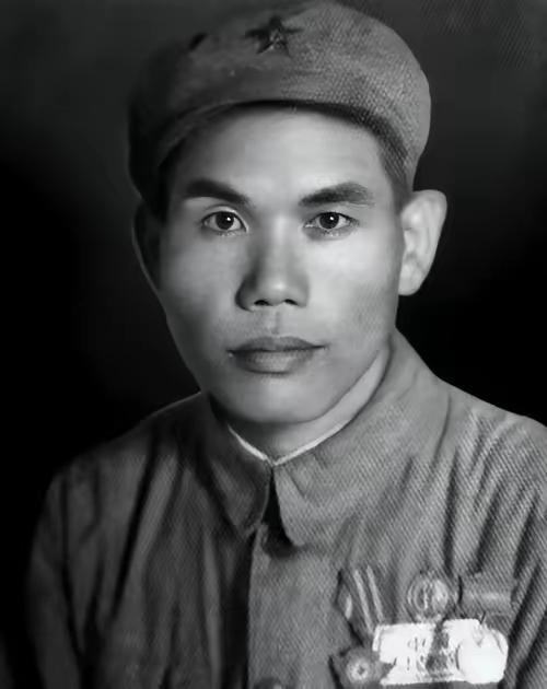 🌛1955年，四野资深旅长王化一，得知授予少校军衔，苦笑一声，对组织干事说