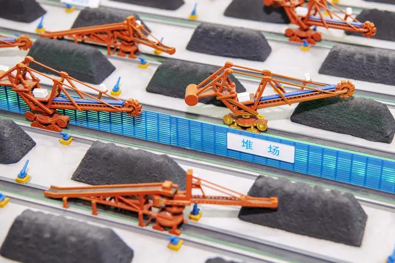 澳洲在国际煤炭市场地位相当重要。它是全球第四大煤炭生产国和第一大煤炭出口国，煤炭