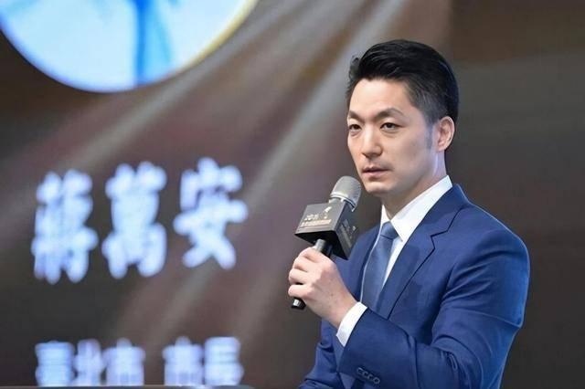 蒋介石曾孙蒋万安当众把话说死了：国民党主席坚决不选，赵少康点名没用，名嘴捧杀也没