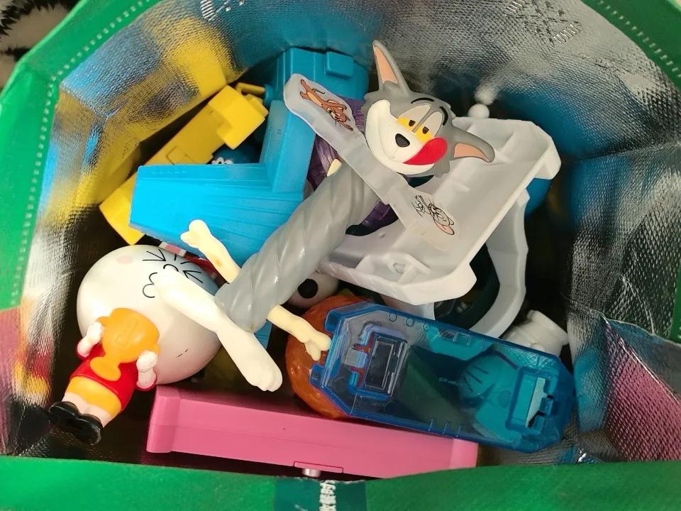 来自大姑姐送的玩具，满满2袋子😄