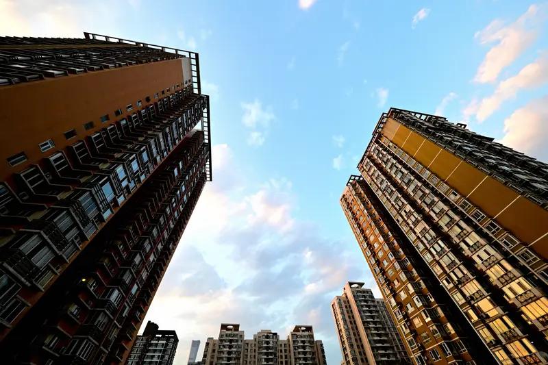 今日看到了5月的房价数据，还挺有看头。中指研究院报告显示，5月百城二手住宅均价1