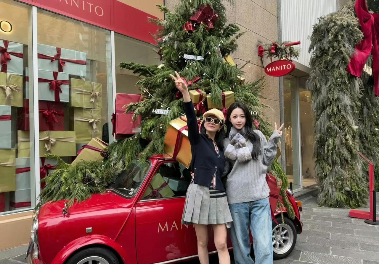 陈妍希圣诞节晒9岁儿子小星星的正脸照！小星星原来长得像爸爸陈晓，如今看更像妈