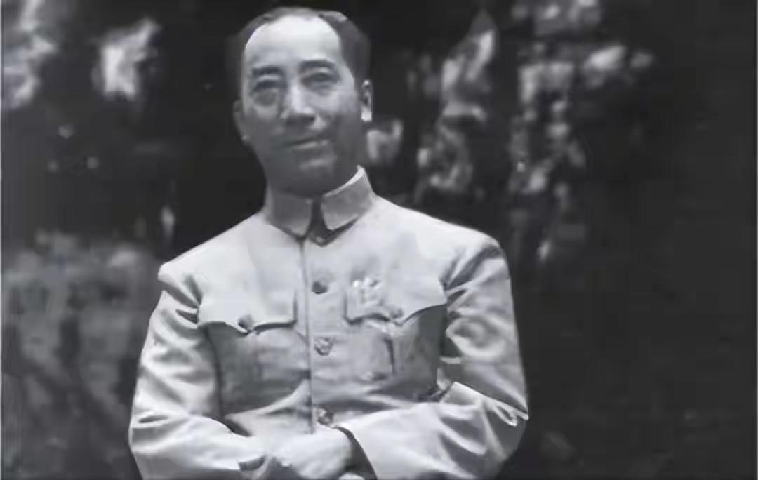 戴笠为什么想当海军司令？在kmt的架构里，地方军头要优于中央部委。而且戴笠当