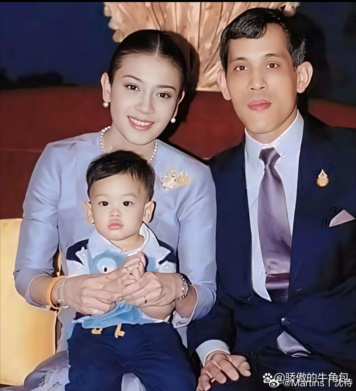 玛哈有五位妻子，西拉米王妃是玛哈的第三任妻子，西拉米曾经做过舞女，非常漂亮，气质