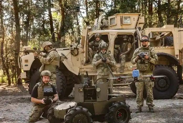 俄军45天没拿下的阵地，竟没一个乌军！无人战车太狠了最近俄乌前线爆出猛料！