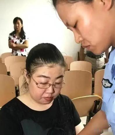 档案除了性别全是假的！女干部精心布局，夺亿万家产，最终因一场寺庙哭声，全局败露。