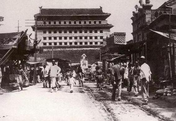 日本侵华密码。抗日战争爆发前，中国各地莫名其妙出现大量仁丹的广告，而且仁丹的广告