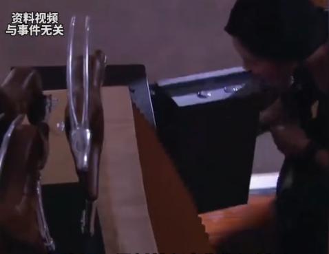 “离了个大谱！”2025年9月，江苏扬州，一男子邀请未婚妻到家中帮忙打扫卫生，而