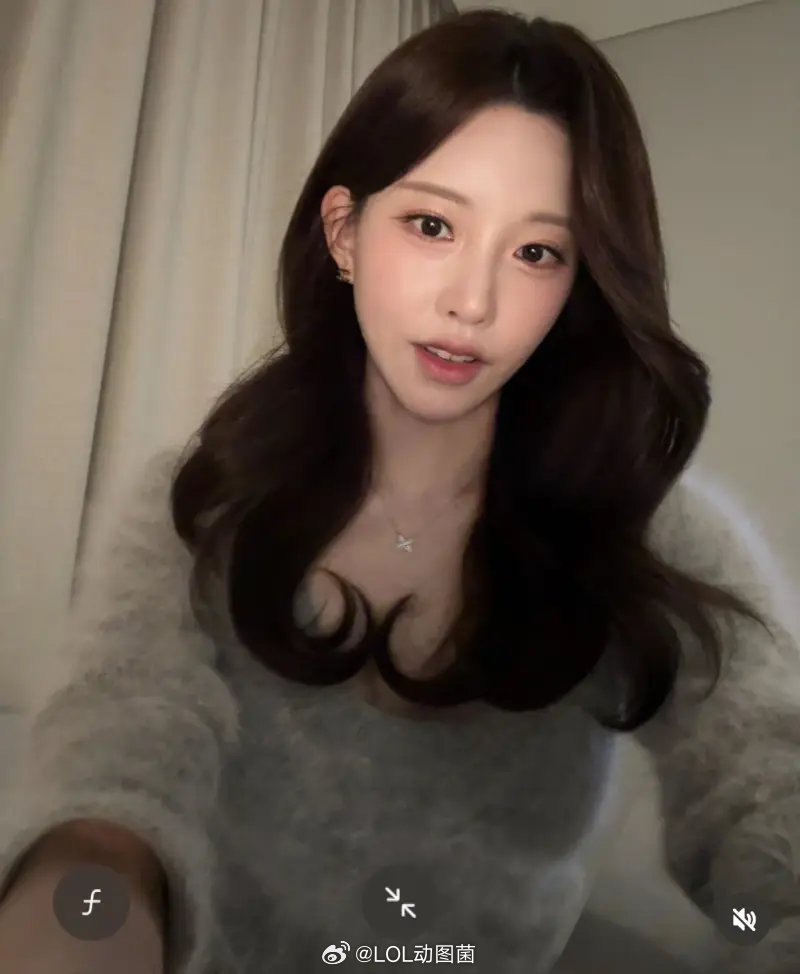 Rookie新女友曝光！！！有图片！！！据最新网络投稿爆料，刚刚官宣分手的Ro