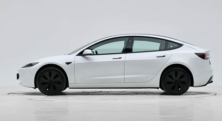 新款Model3杀到23.55万续航750公里但销冠宝座真能坐稳吗特斯拉这次改