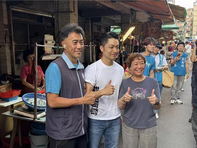 大罢免投票在即，台北市长蒋万安23日在基隆开完北北基桃首长会议后，赶往七堵区百福