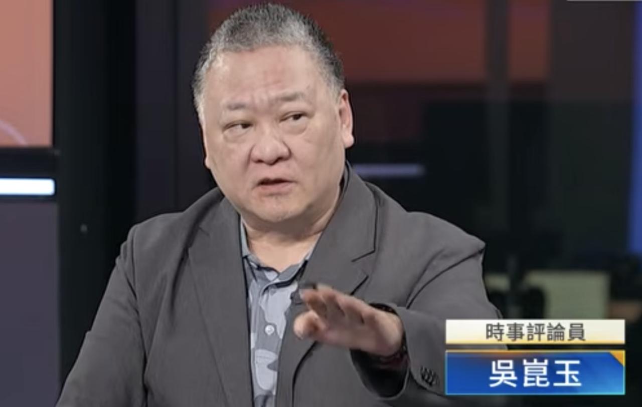 今天刷到一个视频，曾任亲民党发言人的吴崑玉爆出的一段内幕。真的很夸张啊！他说