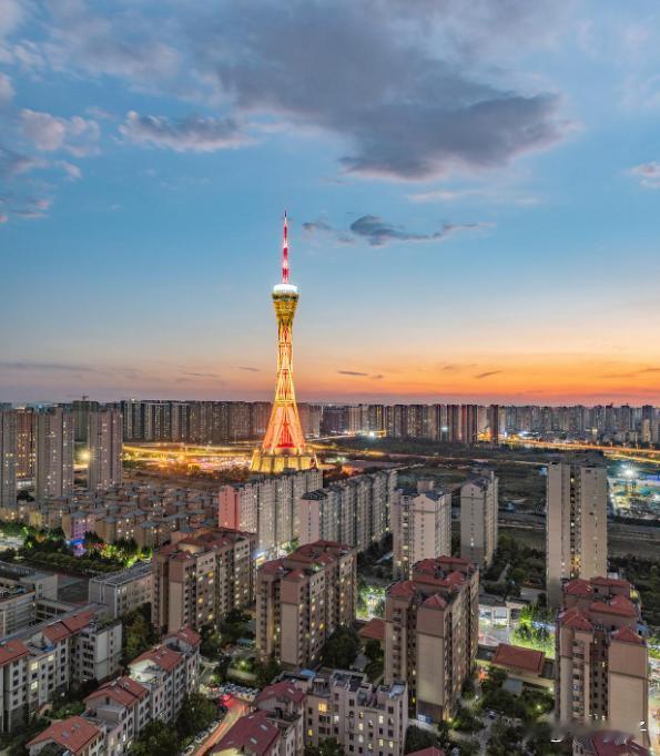 小时候，不觉得郑州是个大城市。长大后，才发现，这个城市的魅力不在于他是否已经先进