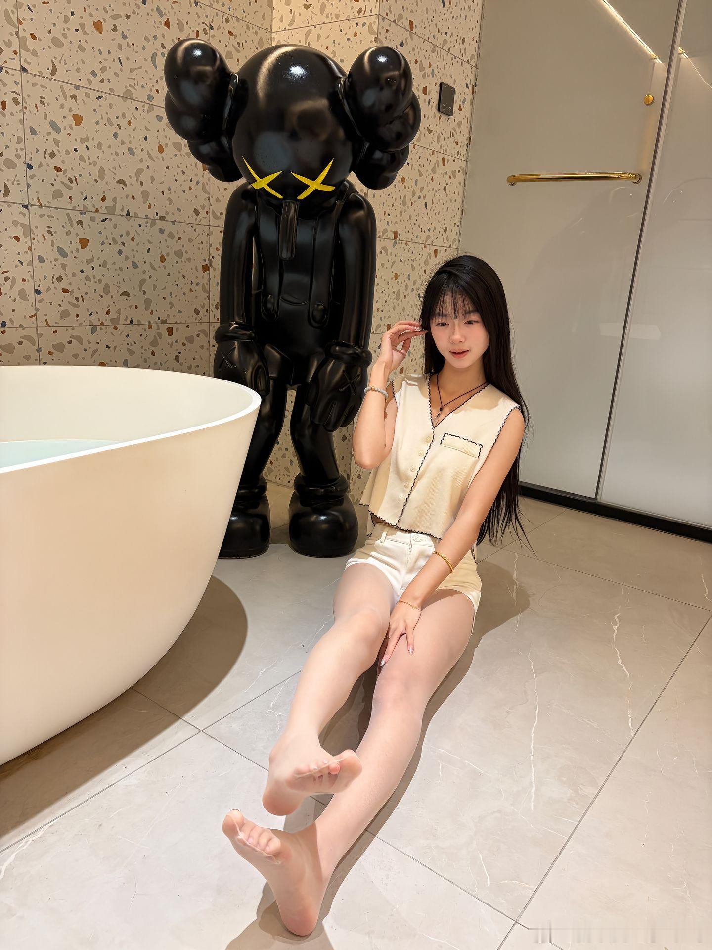 袜尖透明0d超薄丝袜的视觉体验~