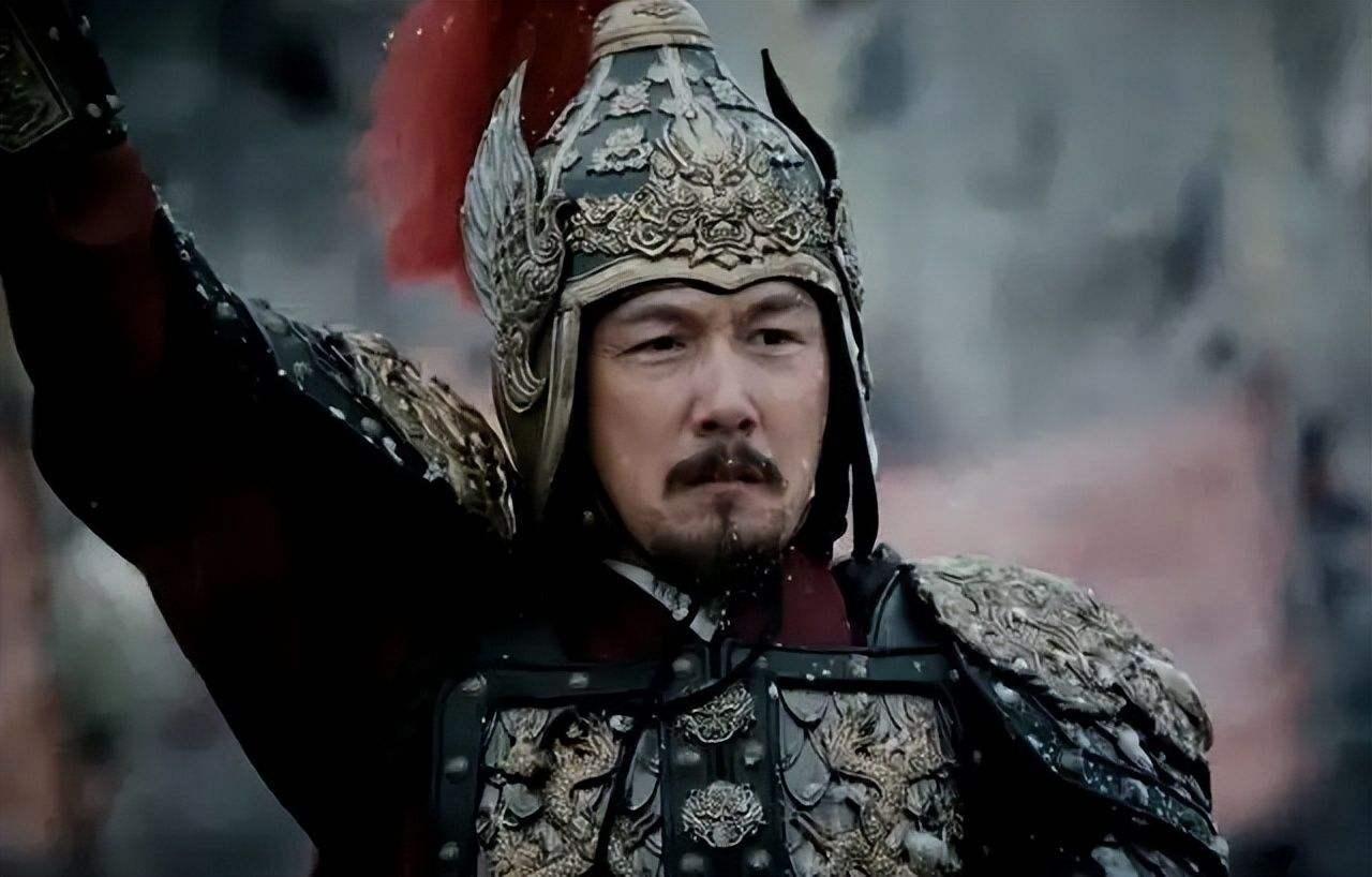 蓝玉刚交出兵符，转头就对老婆低声交代：“我在城外藏了三千死士，你马上去传令，暗号