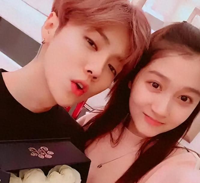 资深娱记酒后吐真言，鹿晗关晓彤这八年，里子早凉了。全网都在磕关晓彤和王安宇的C