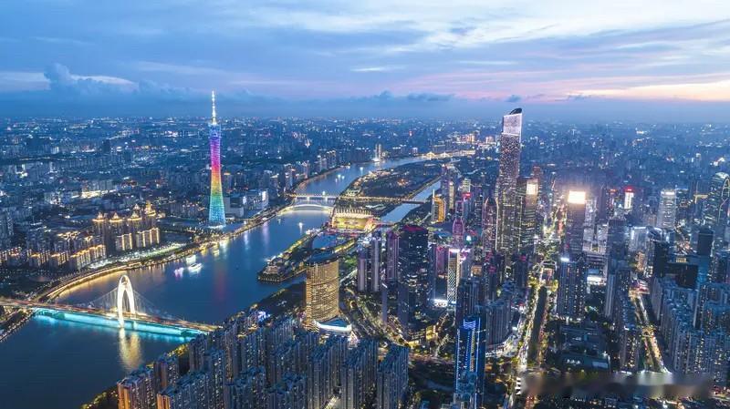 广州楼市自从小阳春之后，广州房价降的还是比较多的。广州楼市从4月到11月里面。