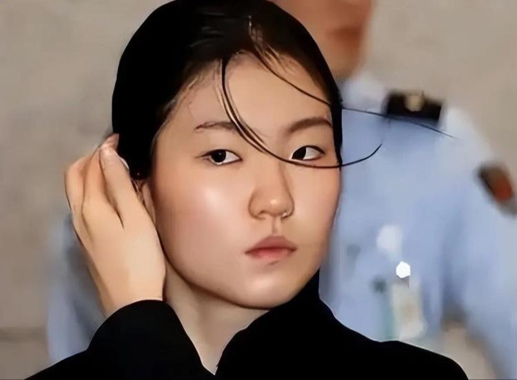 韩国短道速滑选手沈锡希，未成年时被自己的主管教练赵宰范长期侵害，为了报复教练，2