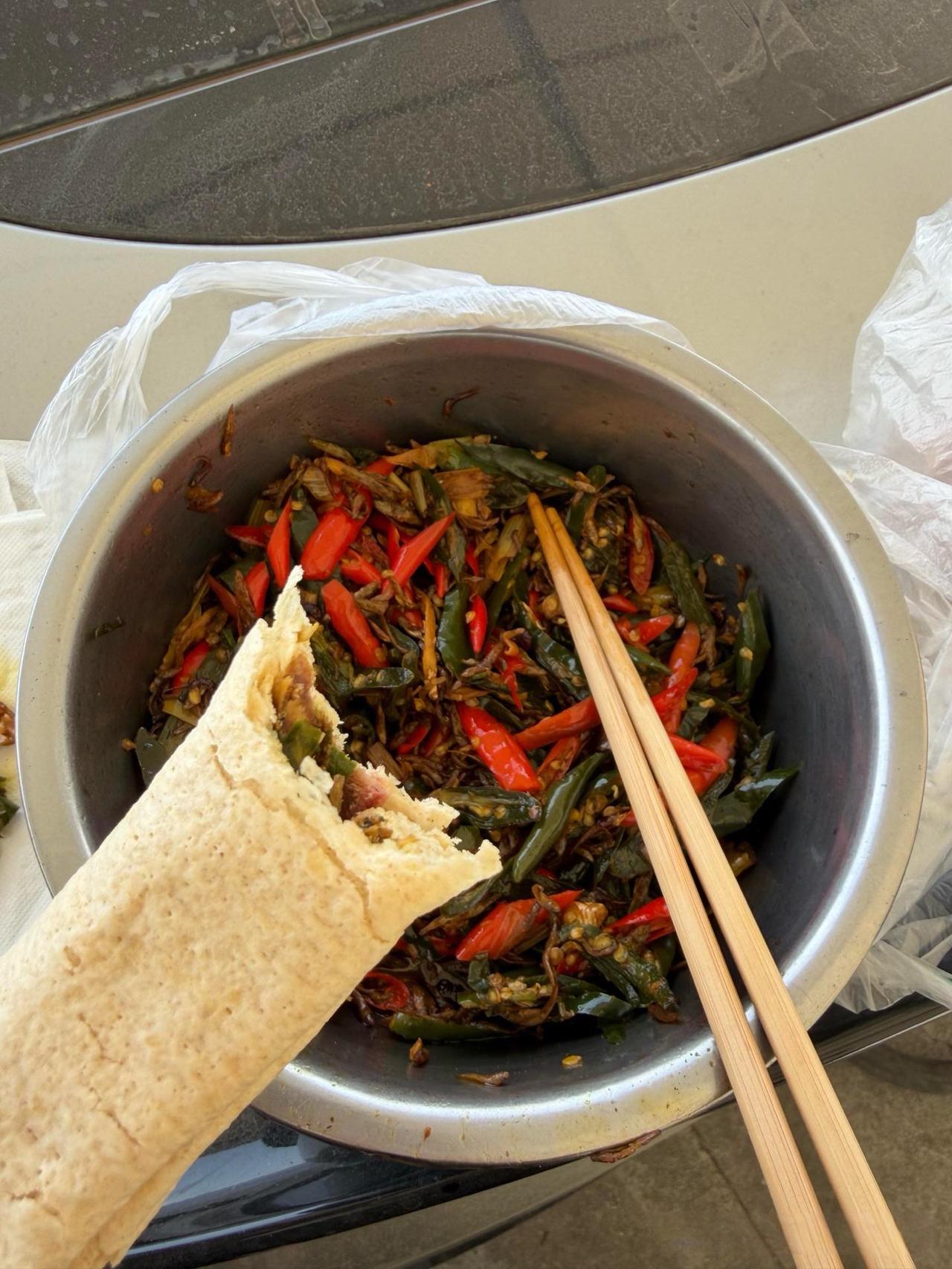 哈哈哪里的地方美食