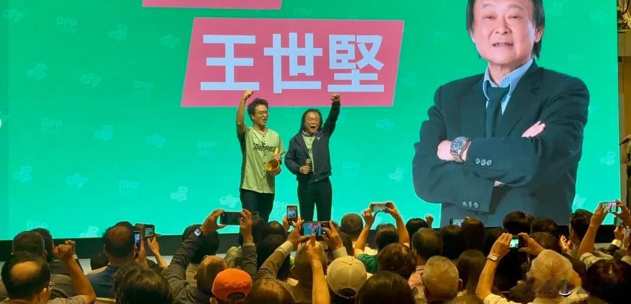 王世坚坏得很，沈伯洋竞选台湾省台北市长首次热身亮相，他就给这个小家伙送了"匏瓜水