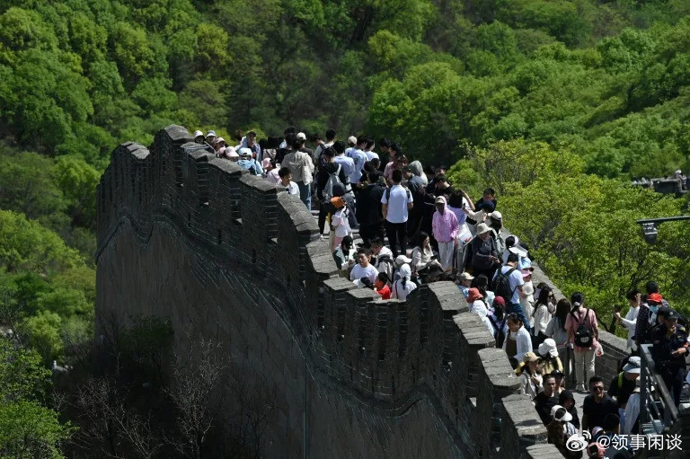 【报道称，中国因长城臀部照片将日本游客驱逐出境】（法新社）据当地媒体报道，两名