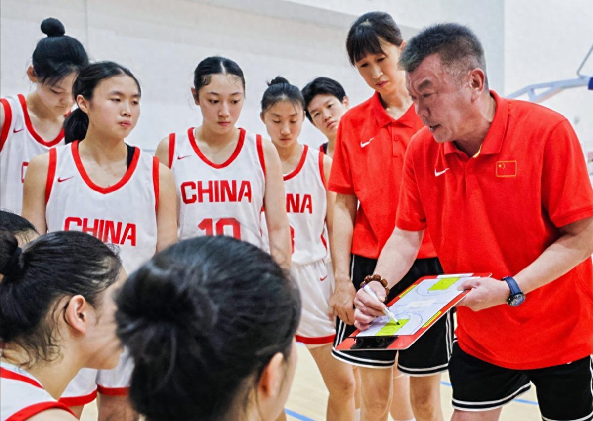 中国U16女篮12名球员的身高和个人能力北京时间9月22日，U16女篮亚洲杯今