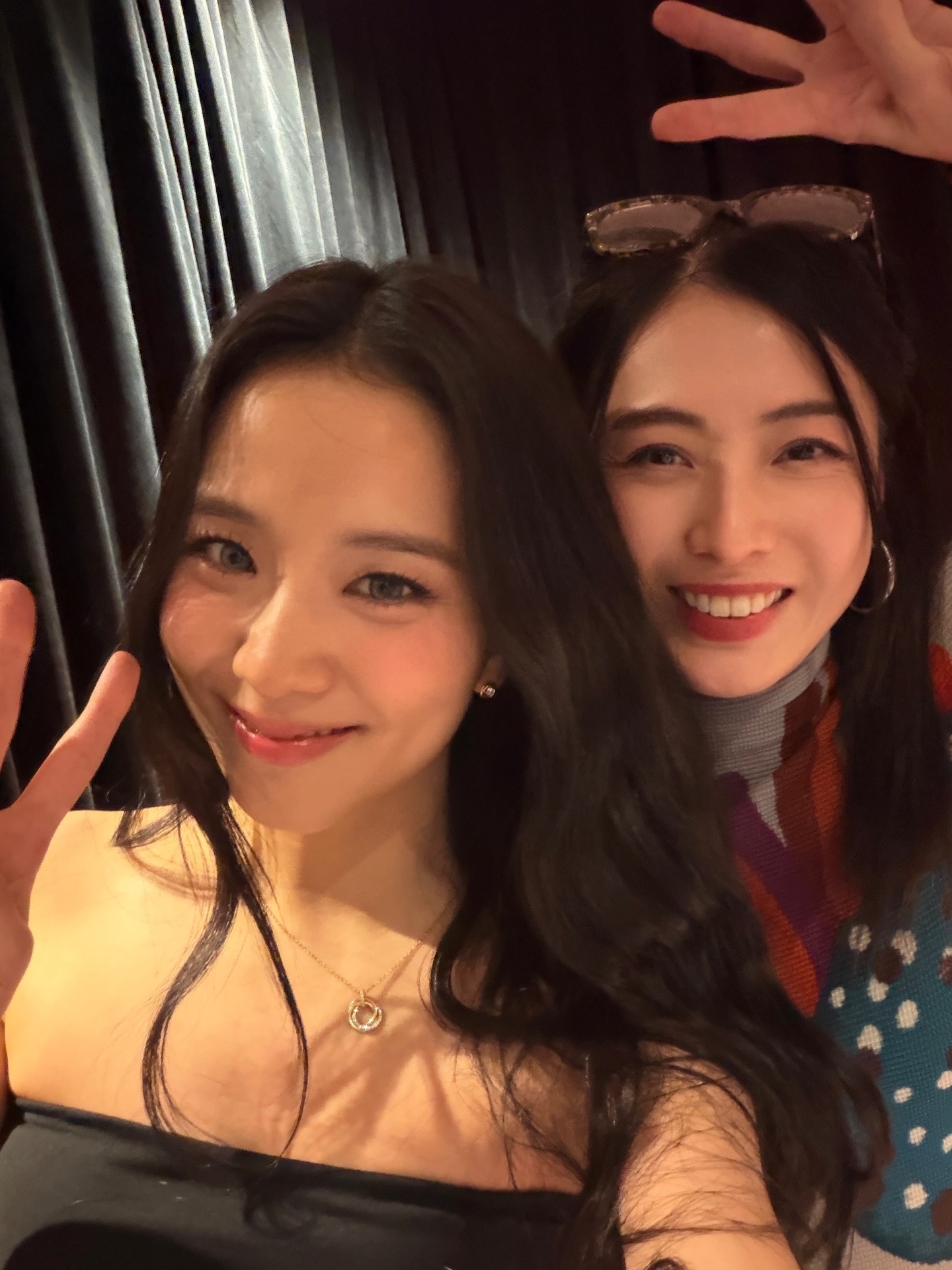 Blackpink香港演唱会甘比和Jisoo合照