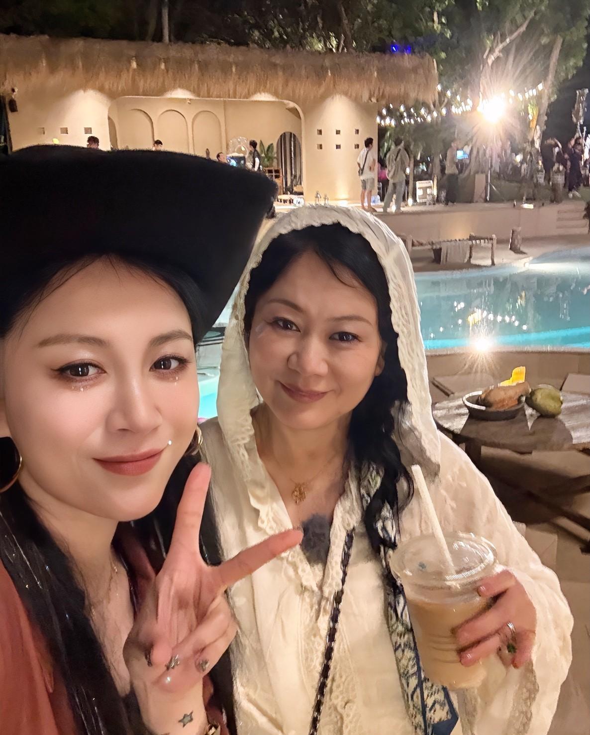 其实我觉得李嘉格就是在原生家庭太被宠了，所以理所当然的牺牲父母，而且她并不像