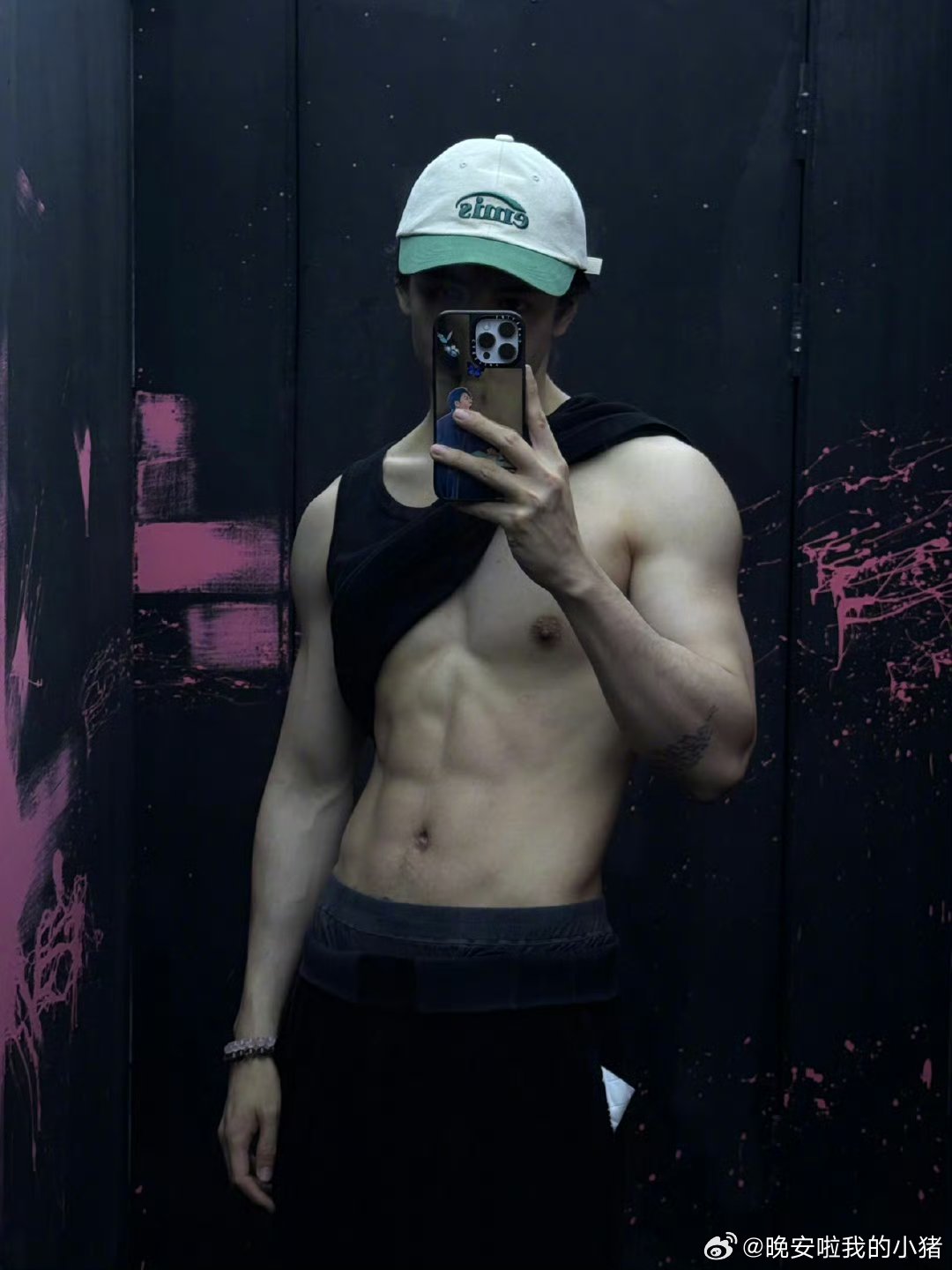 曾舜晞破万福利，八块腹肌🥵🥵