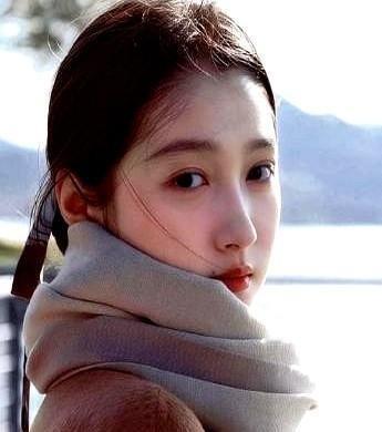 明星越急着证明自己清白，你越觉得他在撒谎。因为法定声明，已经变成了全网段子。