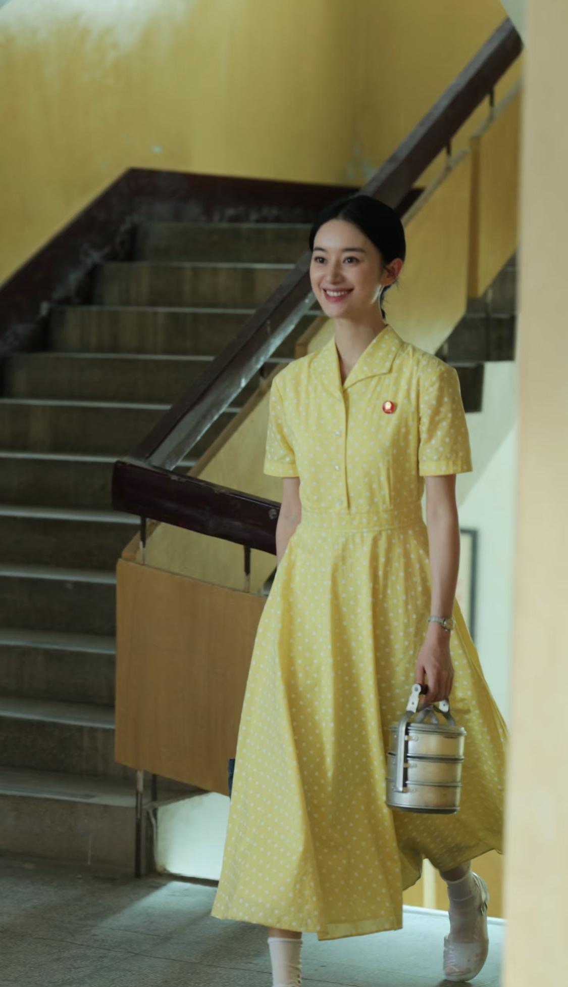 方家平反后，一家人来看方穆静，想把她调回去。瞿桦一个字没说，用身体留下了方穆