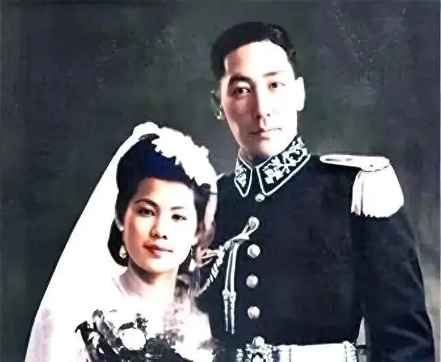 蒋纬国夫人石静宜有多美？1944年的结婚照里，26岁的她貌美倾城！