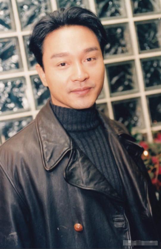 [啤酒]2003年，张国荣在跳楼前，给向太打电话，说："我没有得抑郁症，我也没有